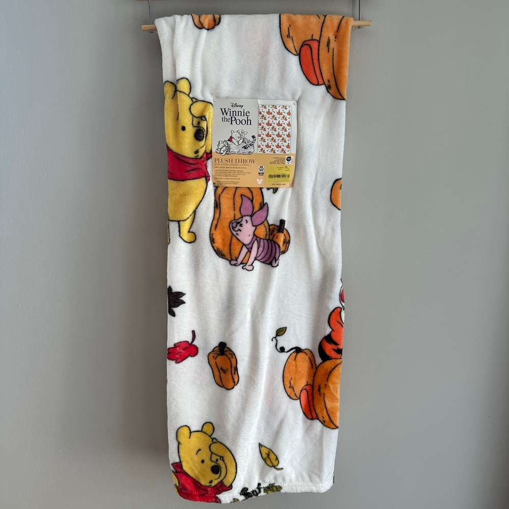 New Disney Winnie the Pooh Bear Tigger Piglet Autumn Fall Pumpkin Blanket 50x70